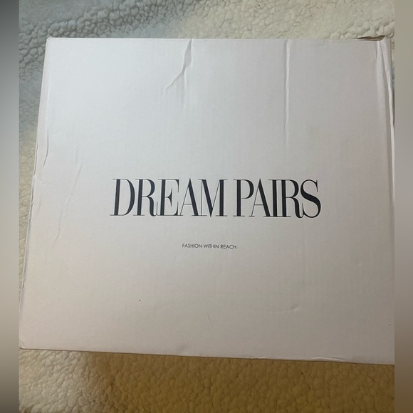 NEW IN BOX Kids Girls Size 6 DreamPairs Winter boots - Picture 4 of 4